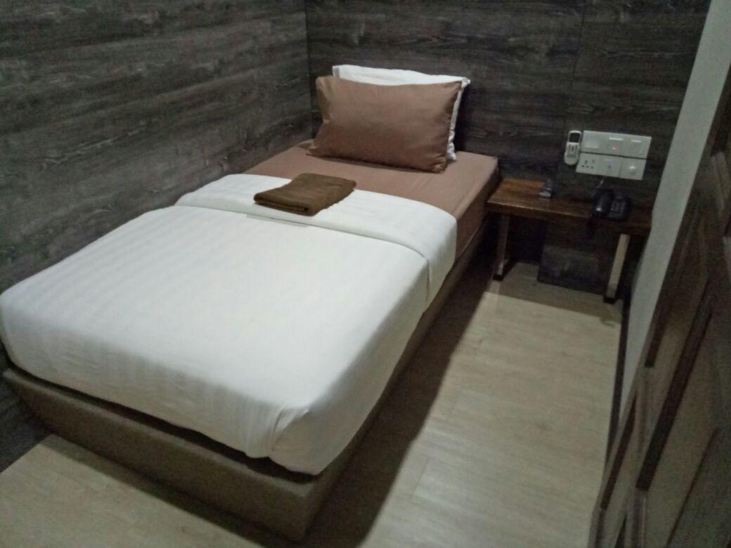 Hotel Qing Yun Resthouse -Delima Satu à Kampong Serusup Extérieur photo