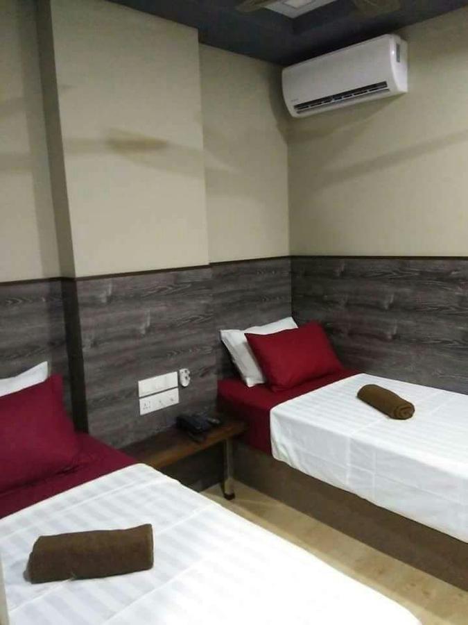 Hotel Qing Yun Resthouse -Delima Satu à Kampong Serusup Extérieur photo