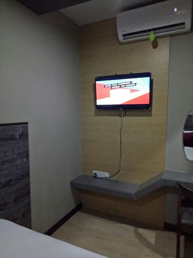 Hotel Qing Yun Resthouse -Delima Satu à Kampong Serusup Extérieur photo